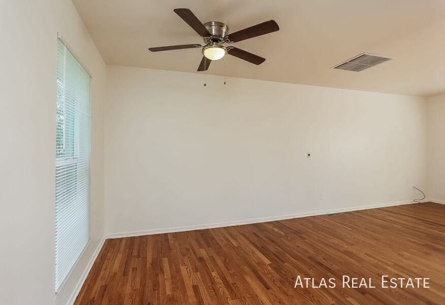 649 Evanston St - Photo 4 of 20