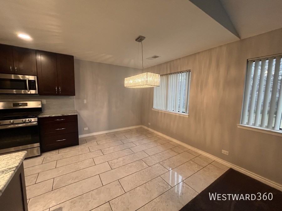 1587 Stonehill Ct #C - Photo 5 of 33