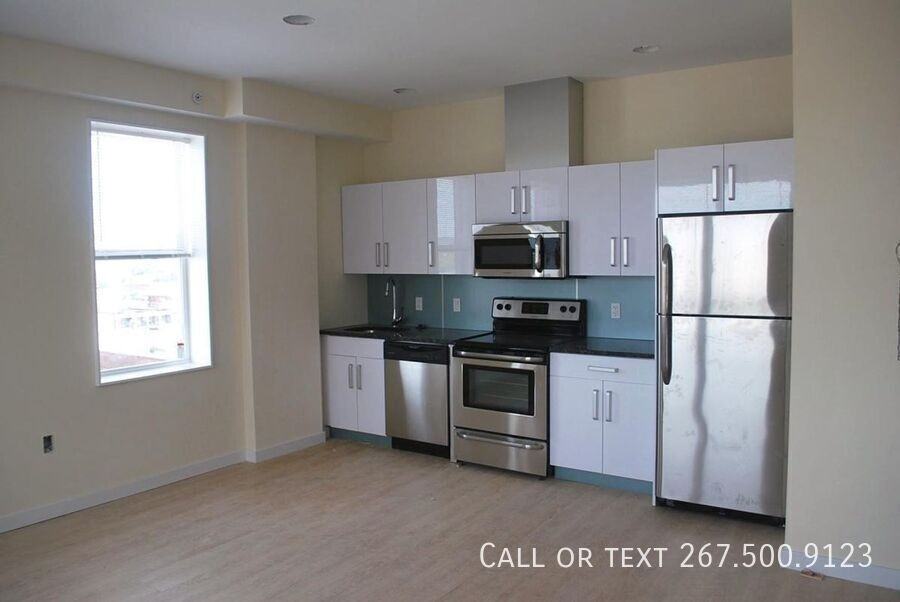 243 S 49th St #107 - Photo 4 of 20
