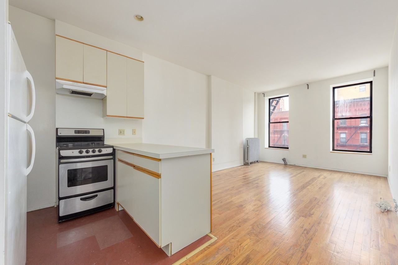 101 West 104th Street #7 - Photo 3 of 10