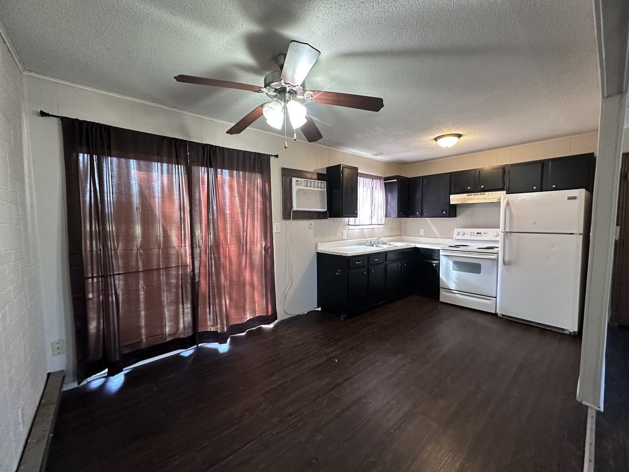 318 E N 3rd St Apt 2 #E - Photo 2 of 11