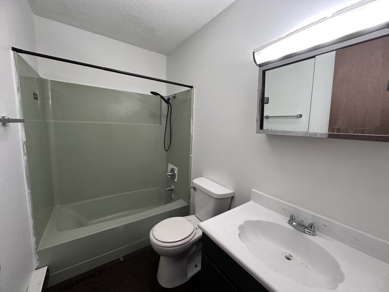 318 E N 3rd St Apt 2 #E - Photo 4 of 11