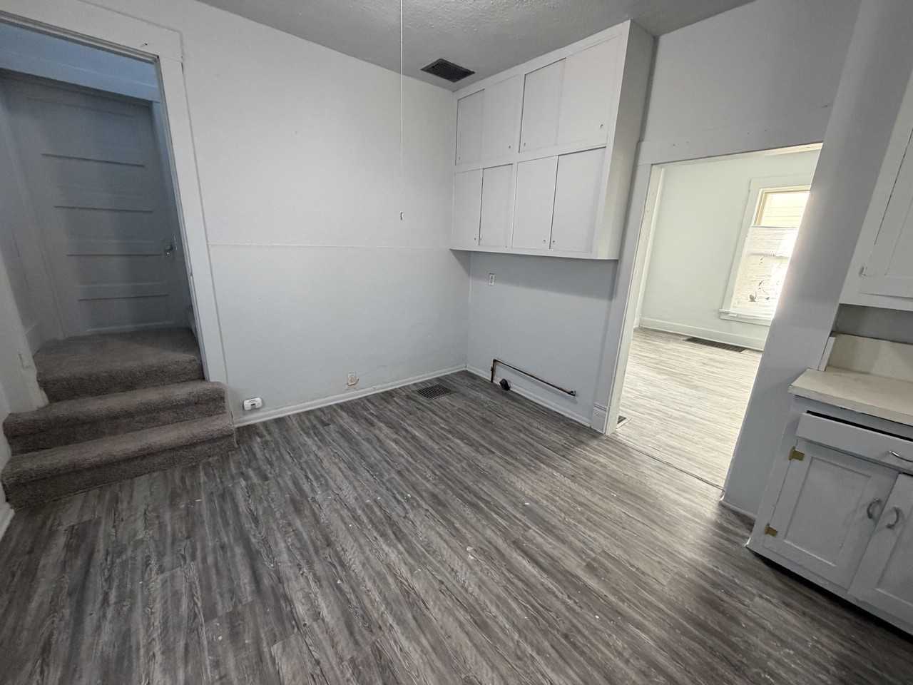 1128 Chandler St - Photo 3 of 18