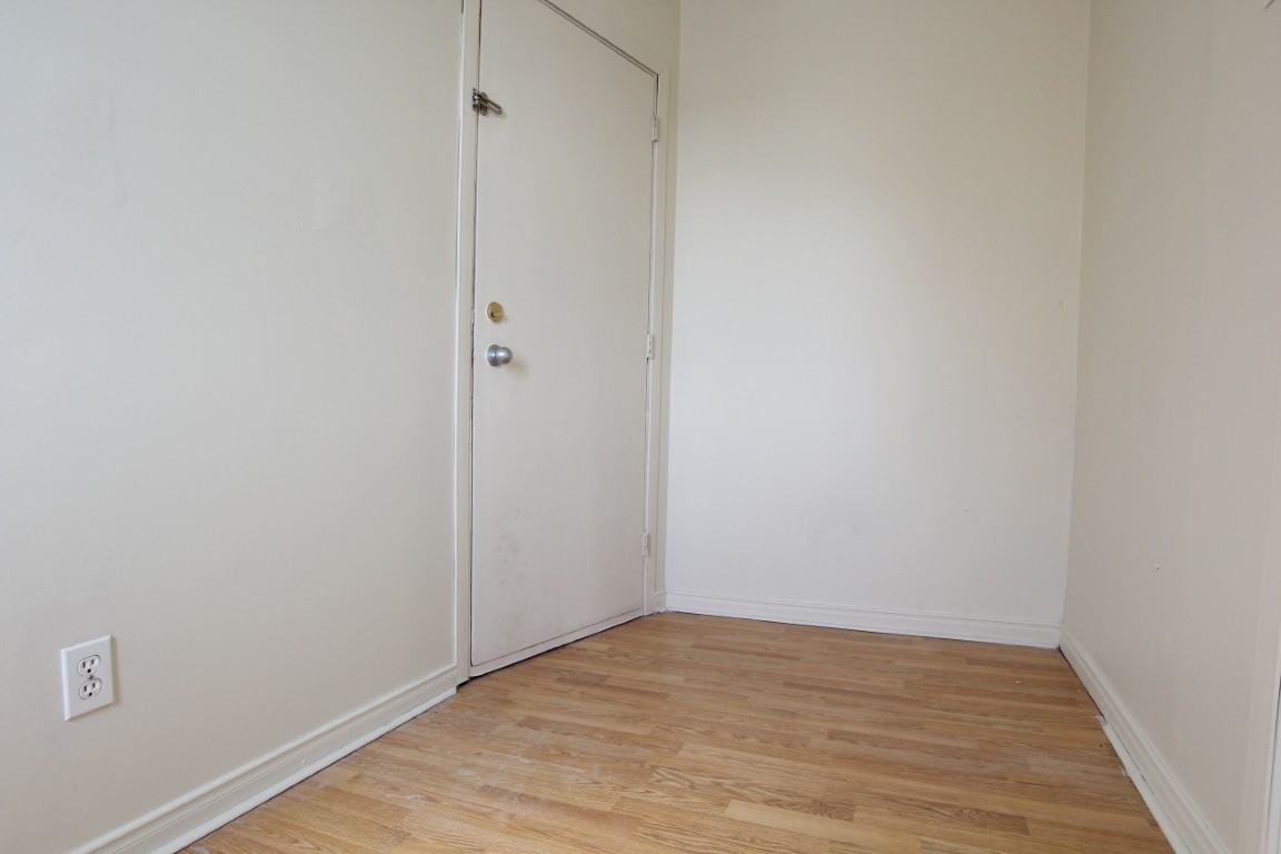 47 Louisa St - Photo 2 of 14