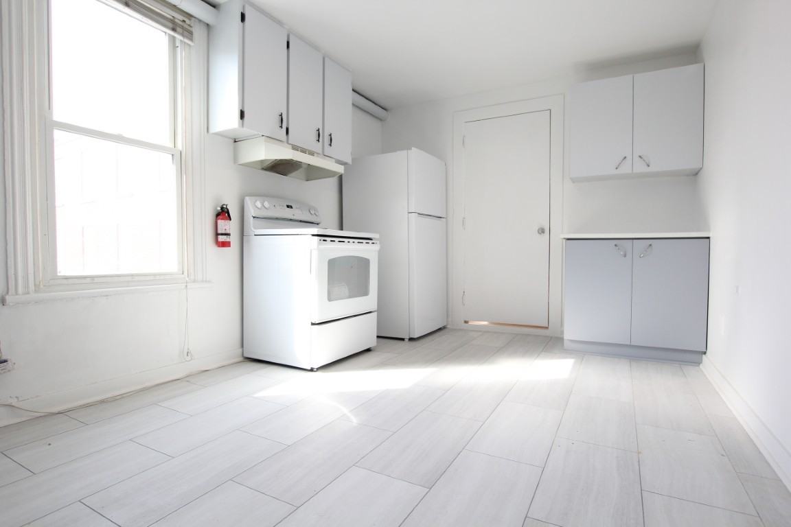 47 Louisa St - Photo 4 of 14