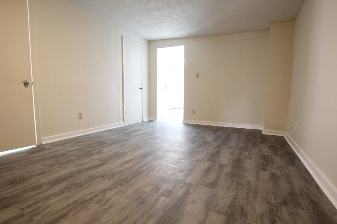 47 Louisa St - Photo 7 of 14