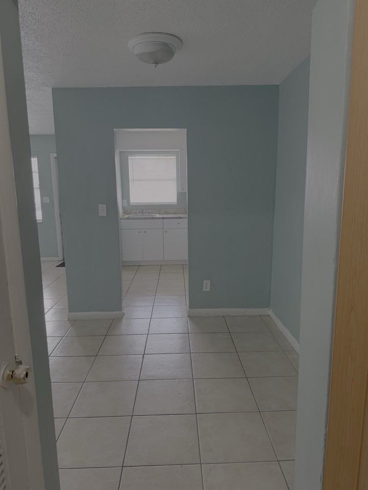 3701 Sw 59th Ter #11 - Photo 3 of 7