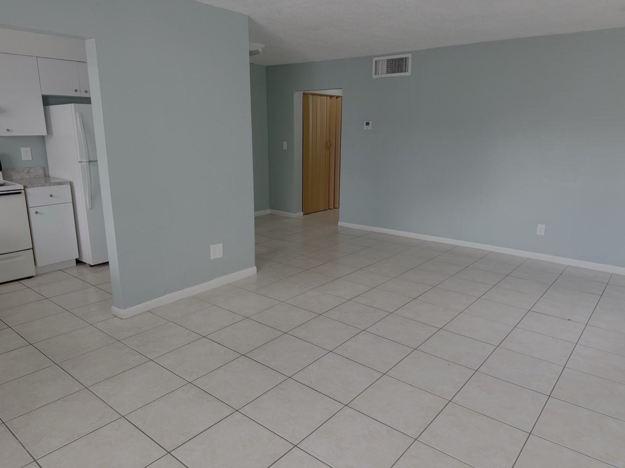 3701 Sw 59th Ter #11 - Photo 5 of 7