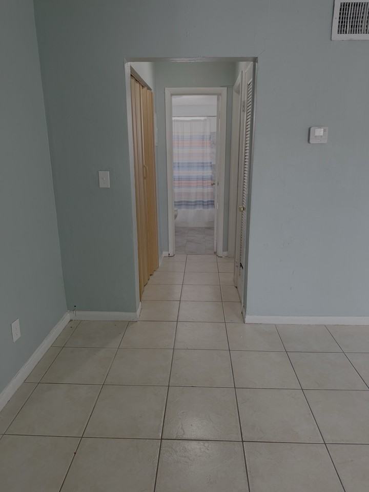 3701 Sw 59th Ter #11 - Photo 6 of 7