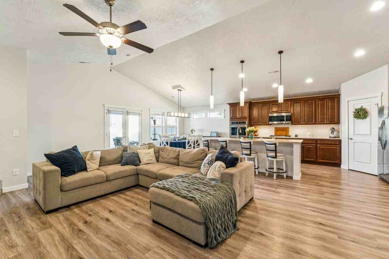 4233 N Price Ave - Photo 5 of 20