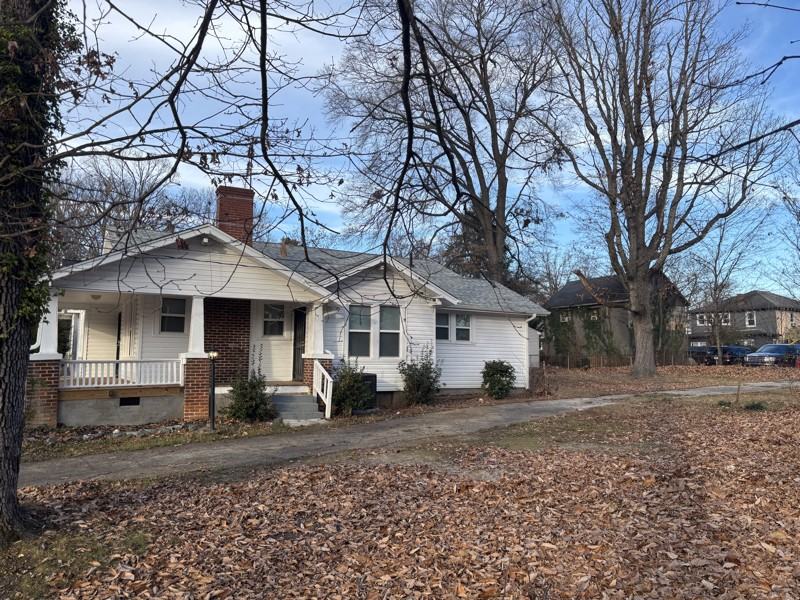 2939 Ne Bon Air Ave - Photo 2 of 11