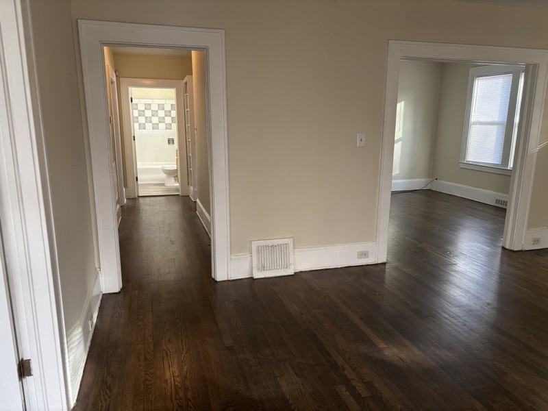 2939 Ne Bon Air Ave - Photo 4 of 11