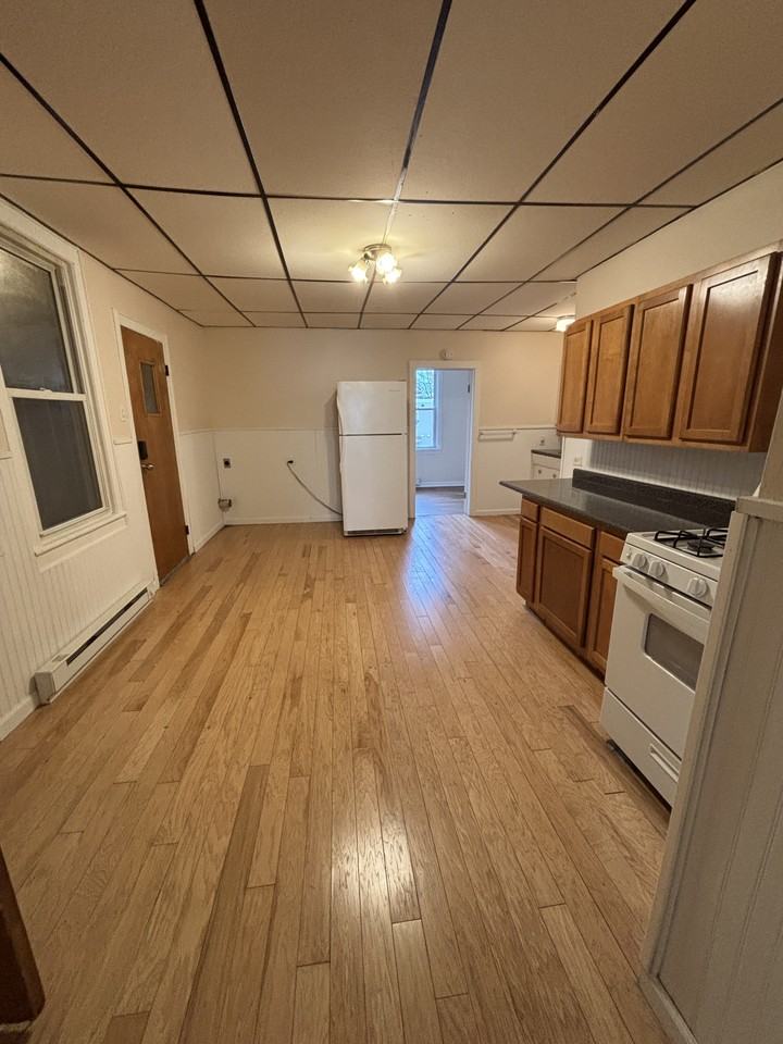 140 Congress St #140-2 - Photo 5 of 16