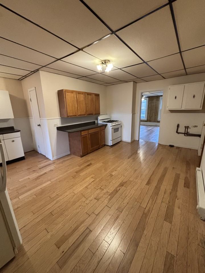 140 Congress St #140-2 - Photo 7 of 16