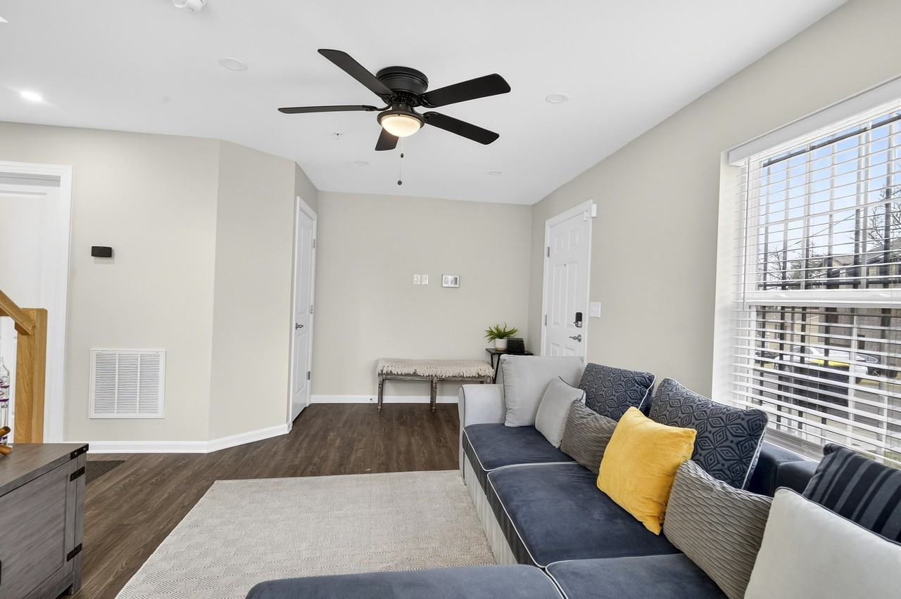 4833 Gunther St #2 - Photo 4 of 30