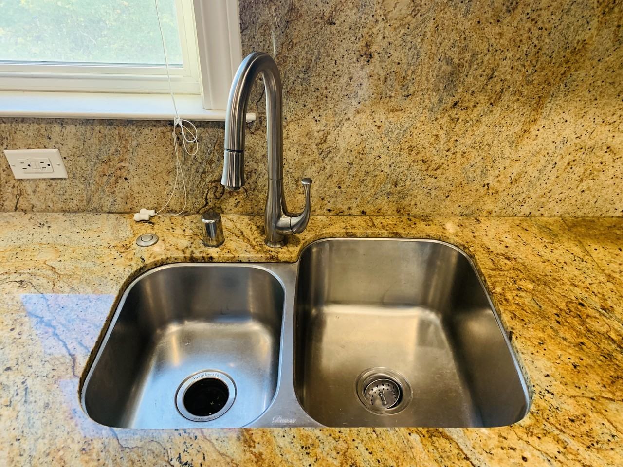 2919 1/2 Shattuck Ave - Photo 3 of 17