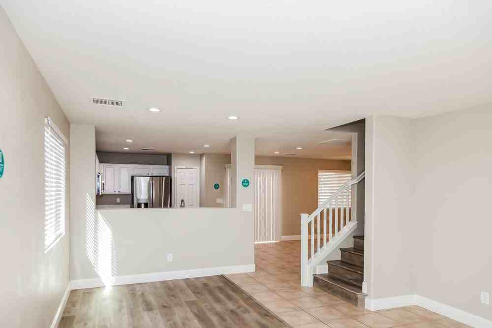 76 Mandala Peak Ave - Photo 4 of 17