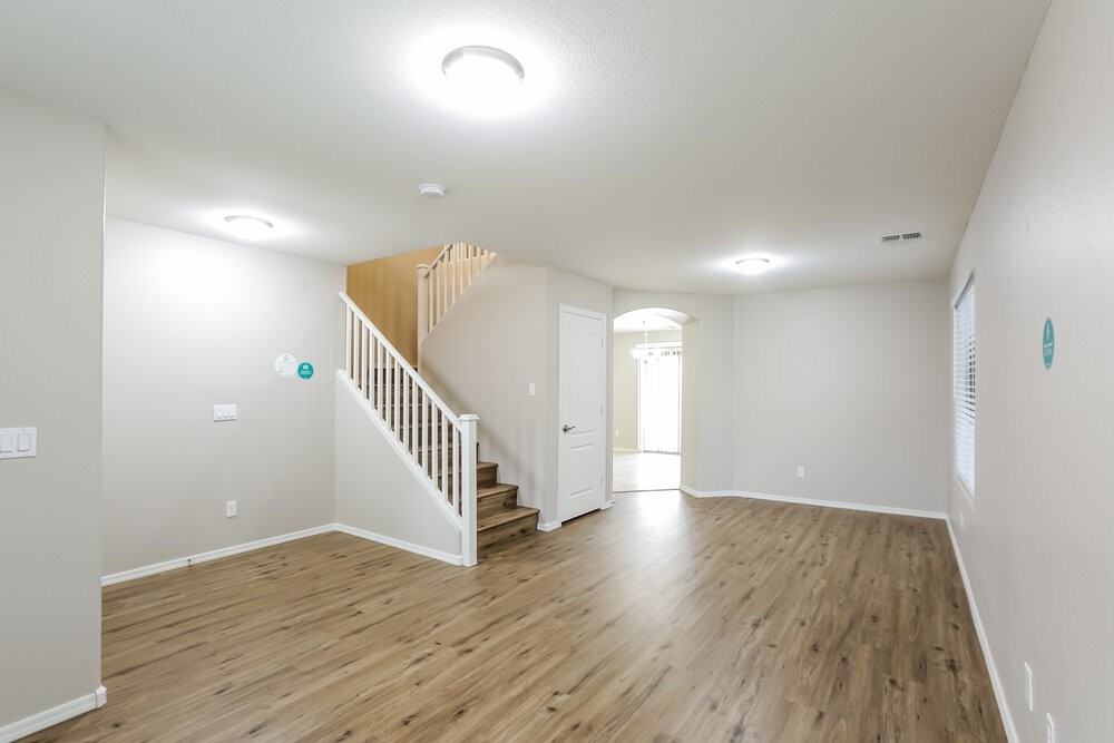 2768 S 160th Ln - Photo 4 of 17