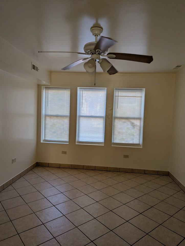 2428 S Homan Ave #1 - Photo 3 of 6