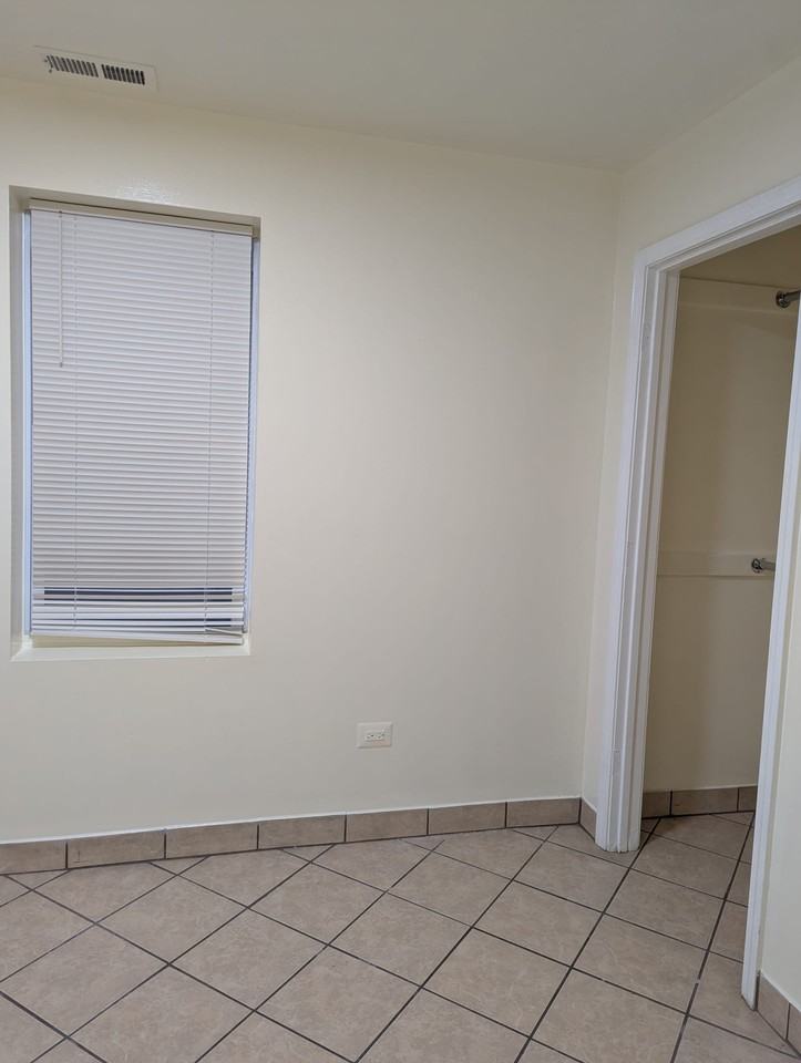 2428 S Homan Ave #1 - Photo 5 of 6