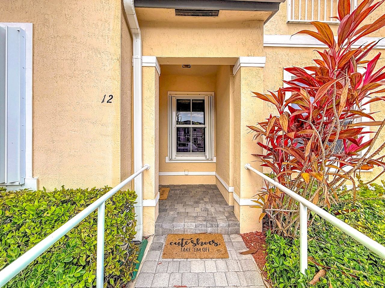 142 Seterrace #12 - Photo 3 of 16