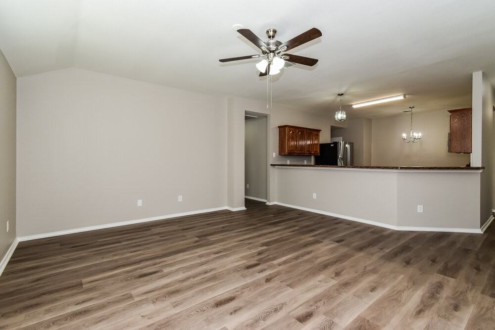 3213 Overstreet Ln - Photo 5 of 16