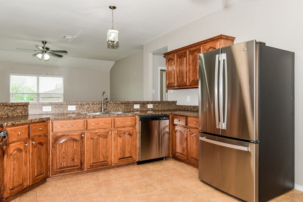 3213 Overstreet Ln - Photo 7 of 16