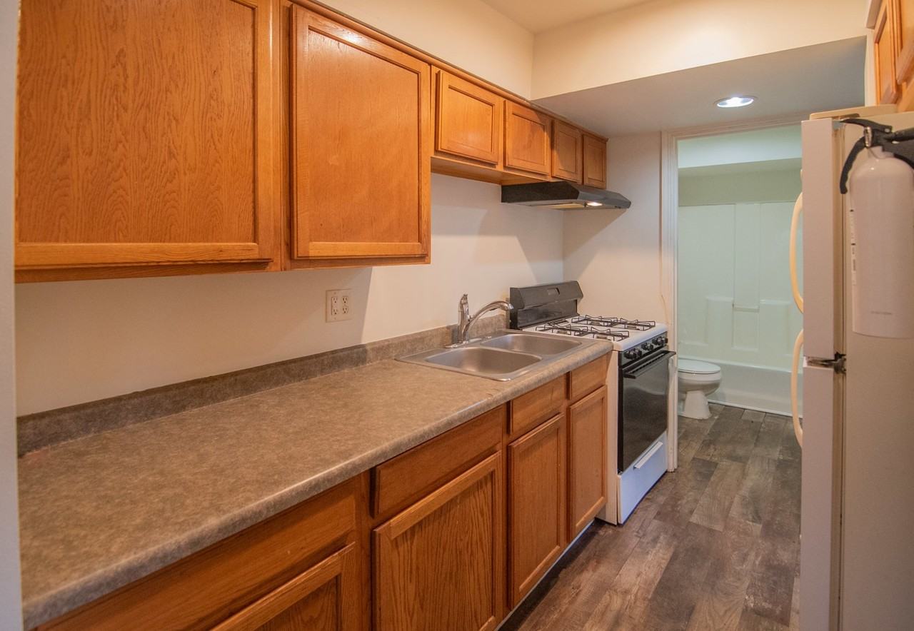 3546 147th St #1 - Photo 4 of 11