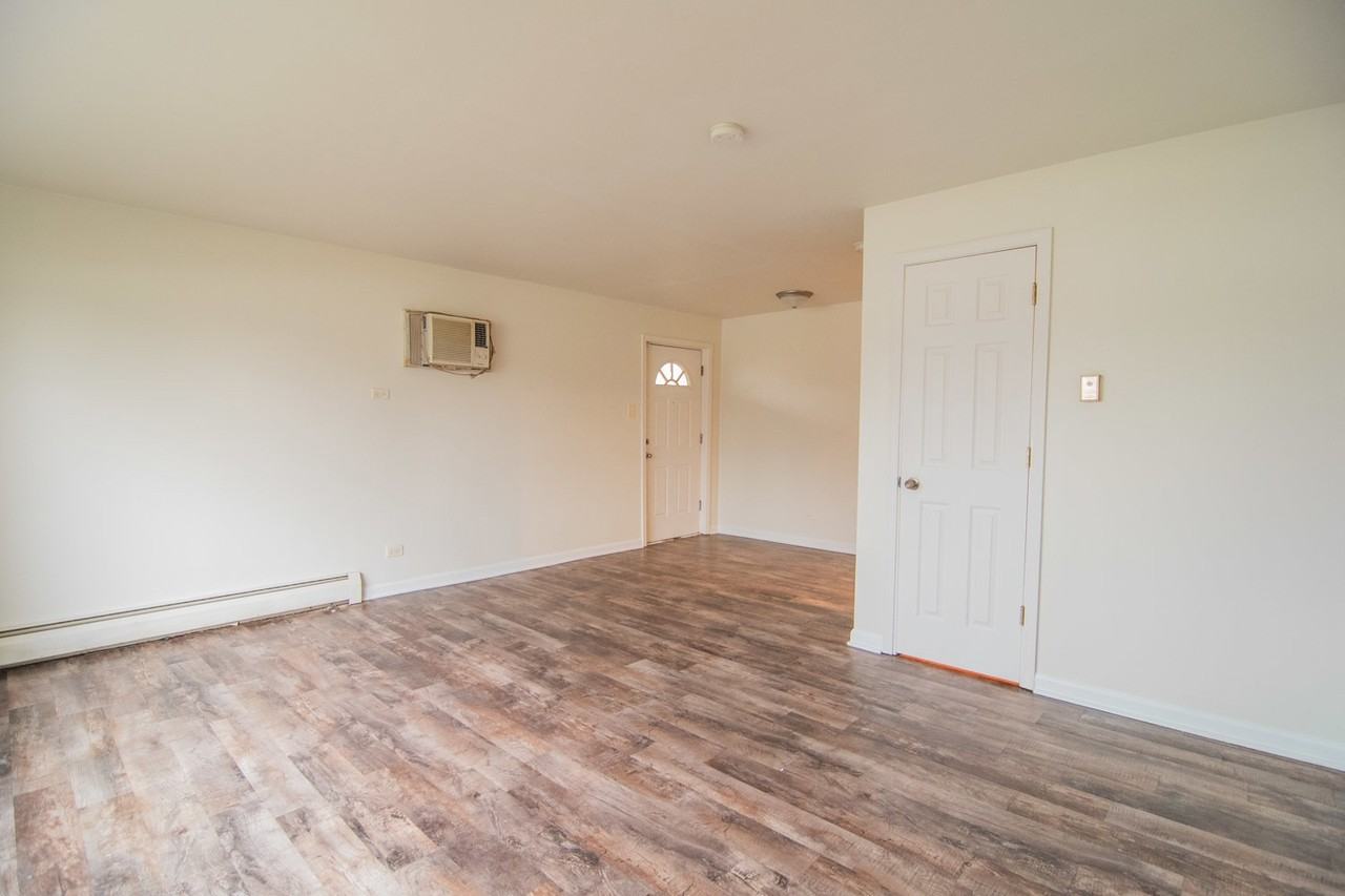 3546 147th St #1 - Photo 6 of 11