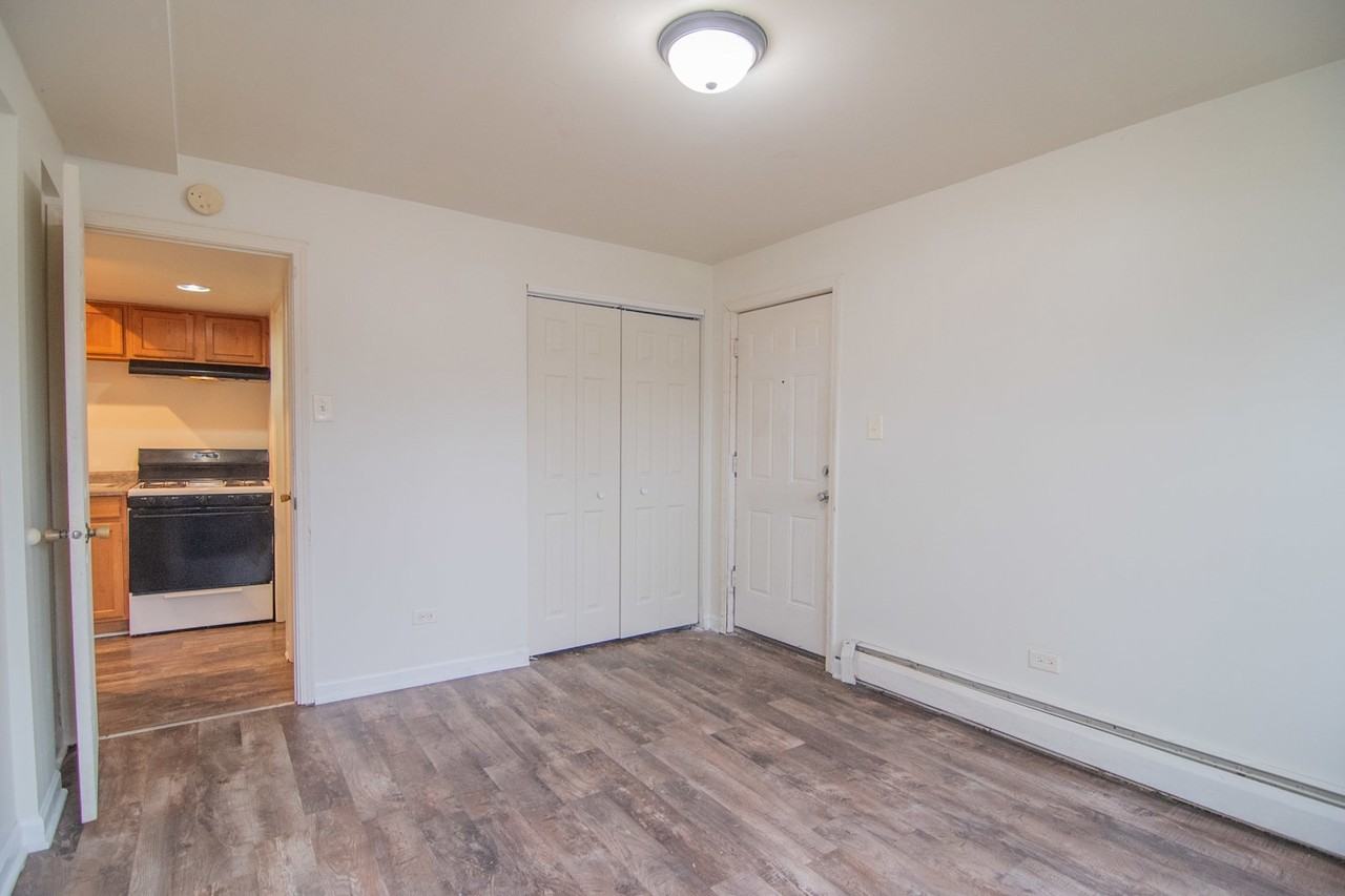 3546 147th St #1 - Photo 7 of 11