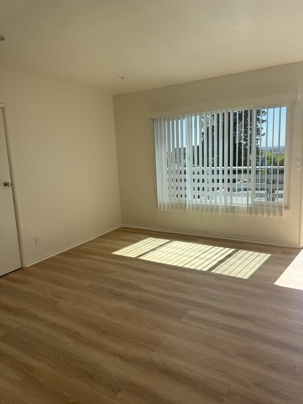 6214 Holly Mont Dr - Photo 7 of 12