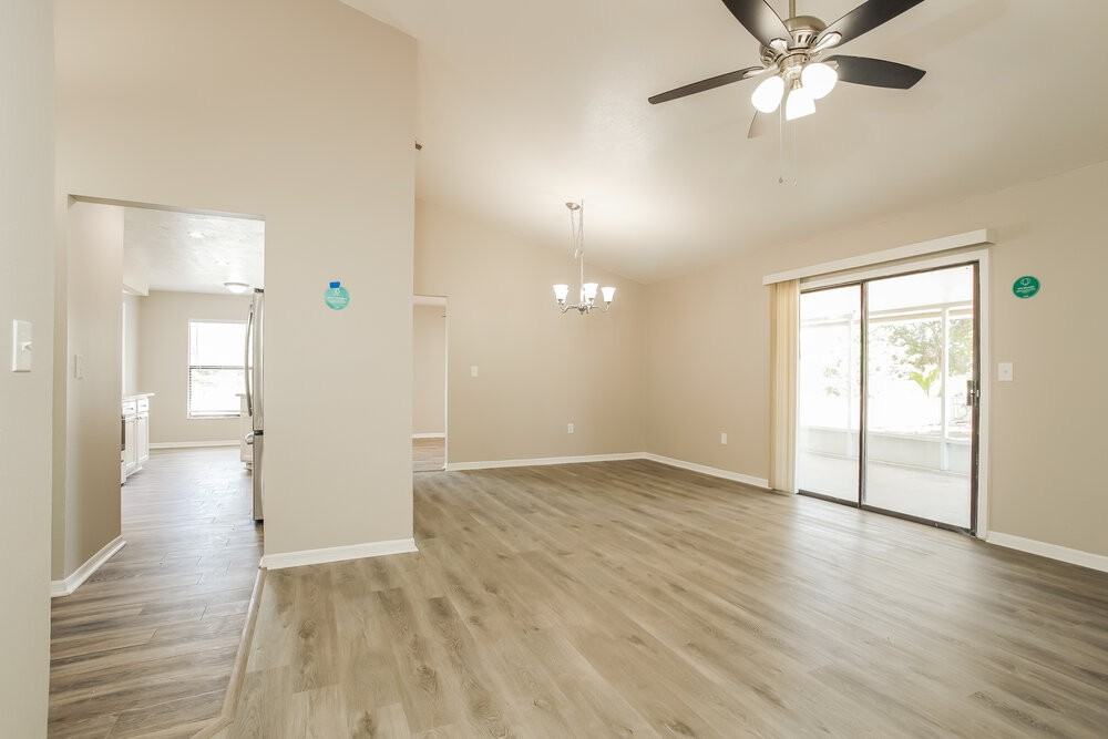 518 Carlsbad Dr - Photo 3 of 16