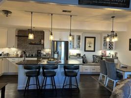 featured image of 370 Jennifer Ln