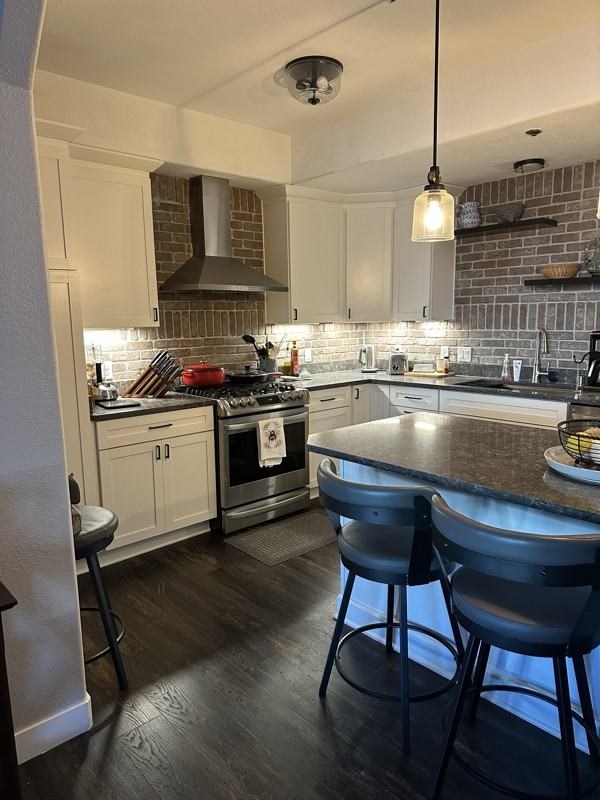 370 Jennifer Ln - Photo 3 of 16