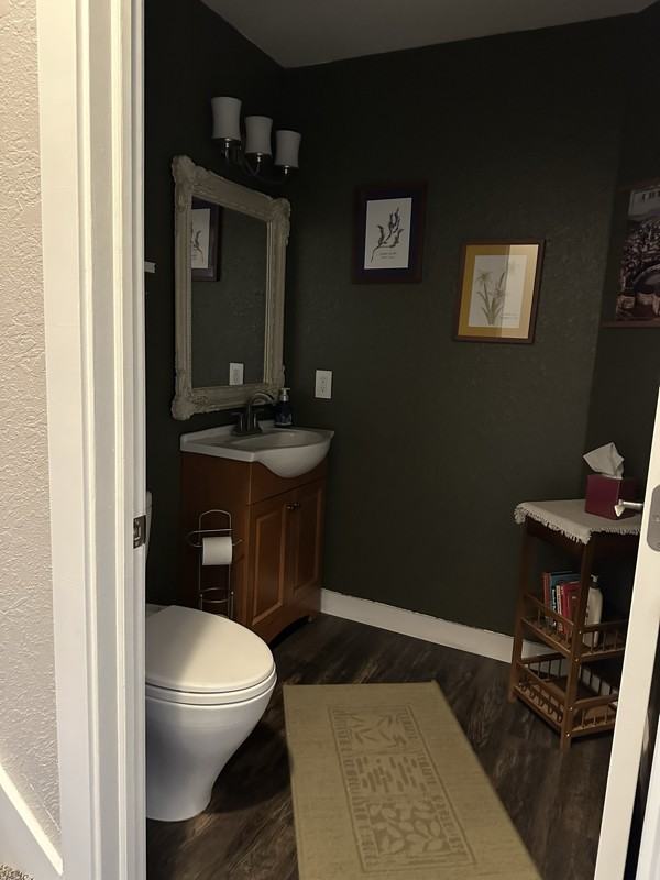 370 Jennifer Ln - Photo 5 of 16