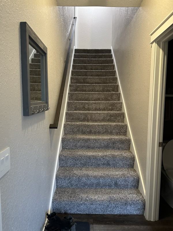 370 Jennifer Ln - Photo 6 of 16