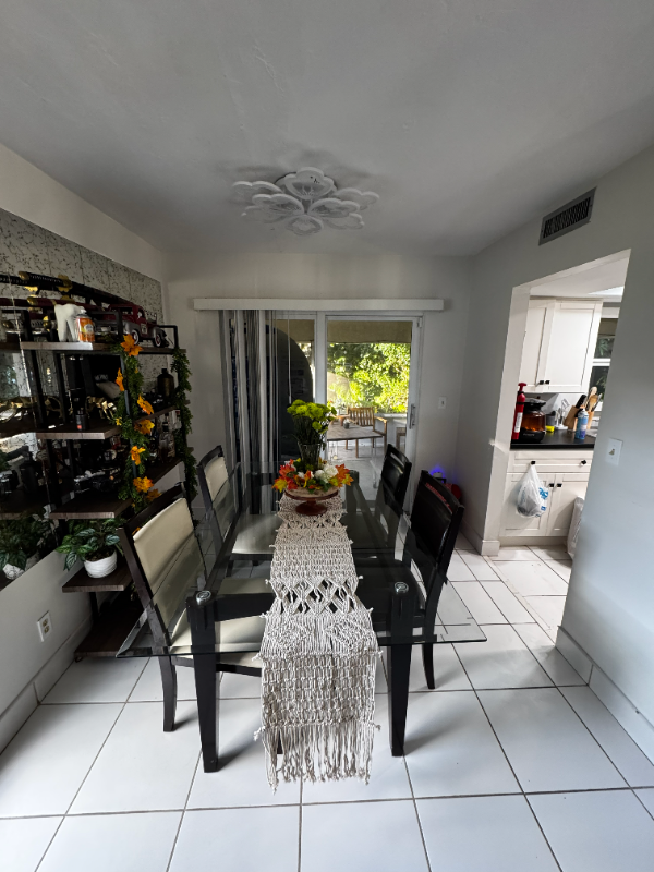 7109 Nw 66th St - Photo 7 of 18