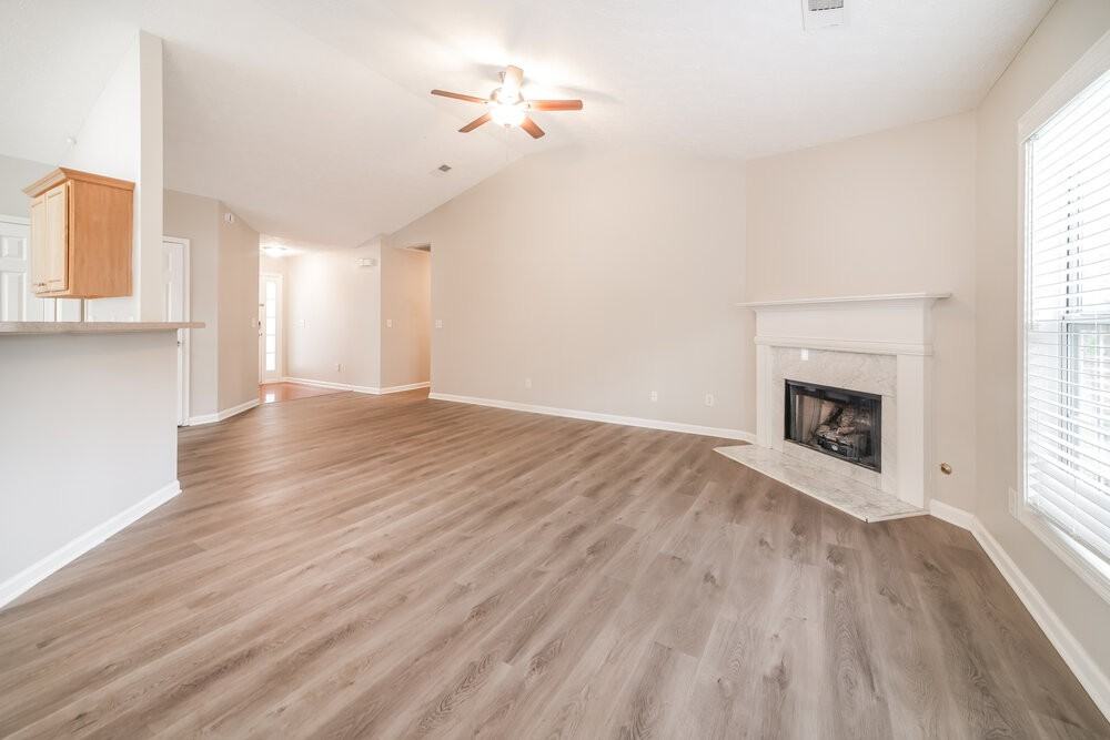 109 Alessie Dr - Photo 6 of 17