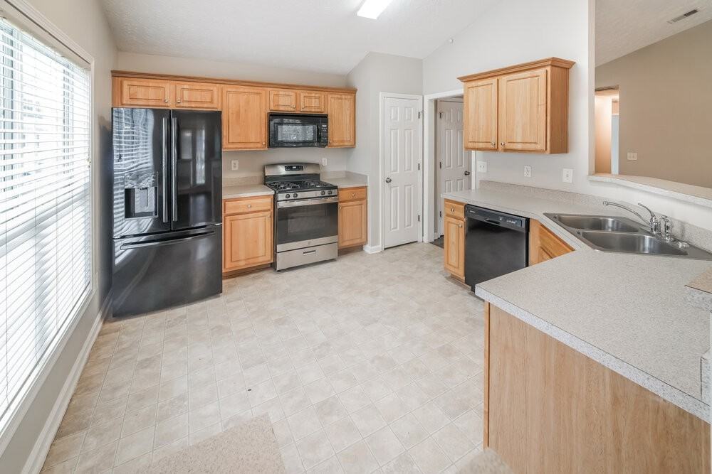 109 Alessie Dr - Photo 7 of 17