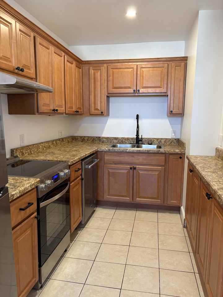 87 Columbia St #4R - Photo 2 of 12