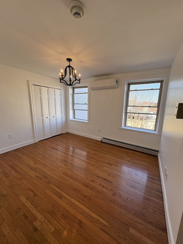 87 Columbia St #4R - Photo 6 of 12