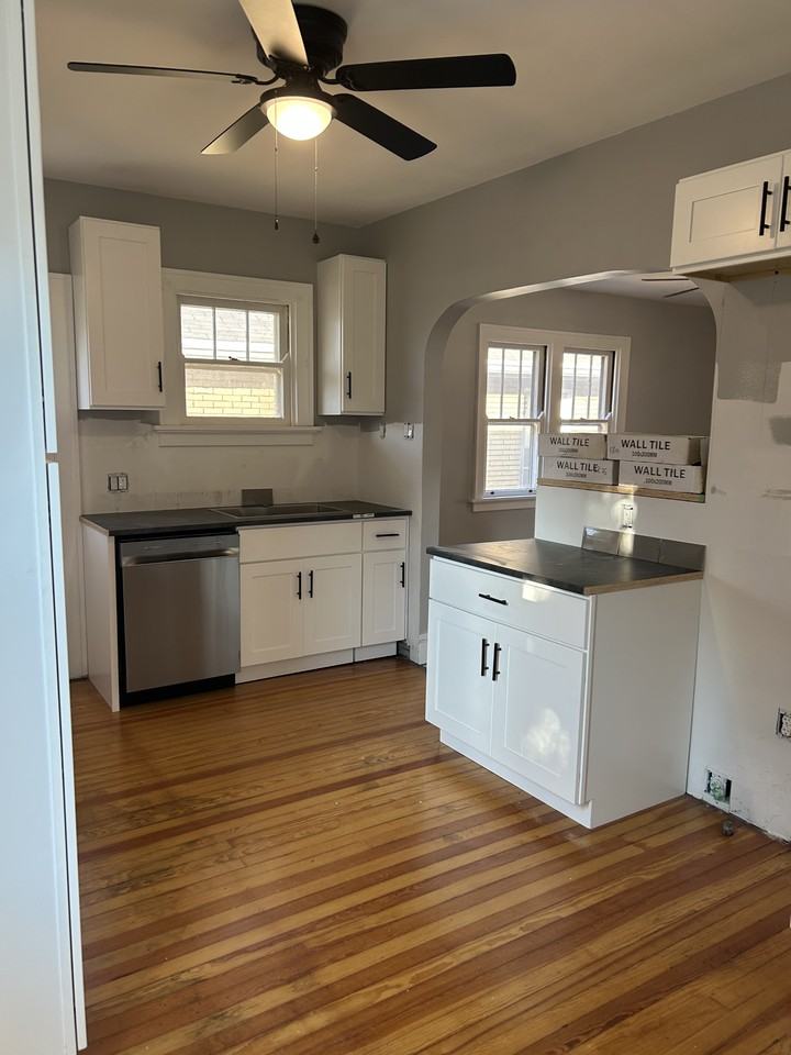 4313 Church St - Photo 4 of 13