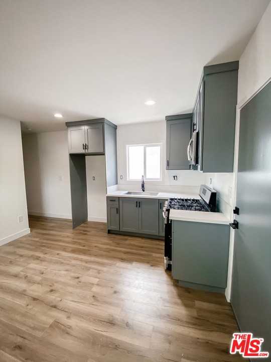 107 E Indigo St #B - Photo 2 of 4