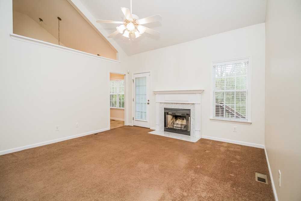 3613 Shorewind Bay - Photo 5 of 17