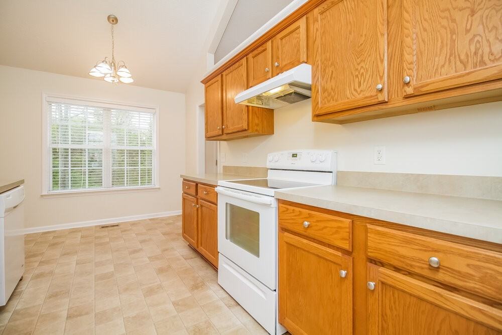 3613 Shorewind Bay - Photo 7 of 17