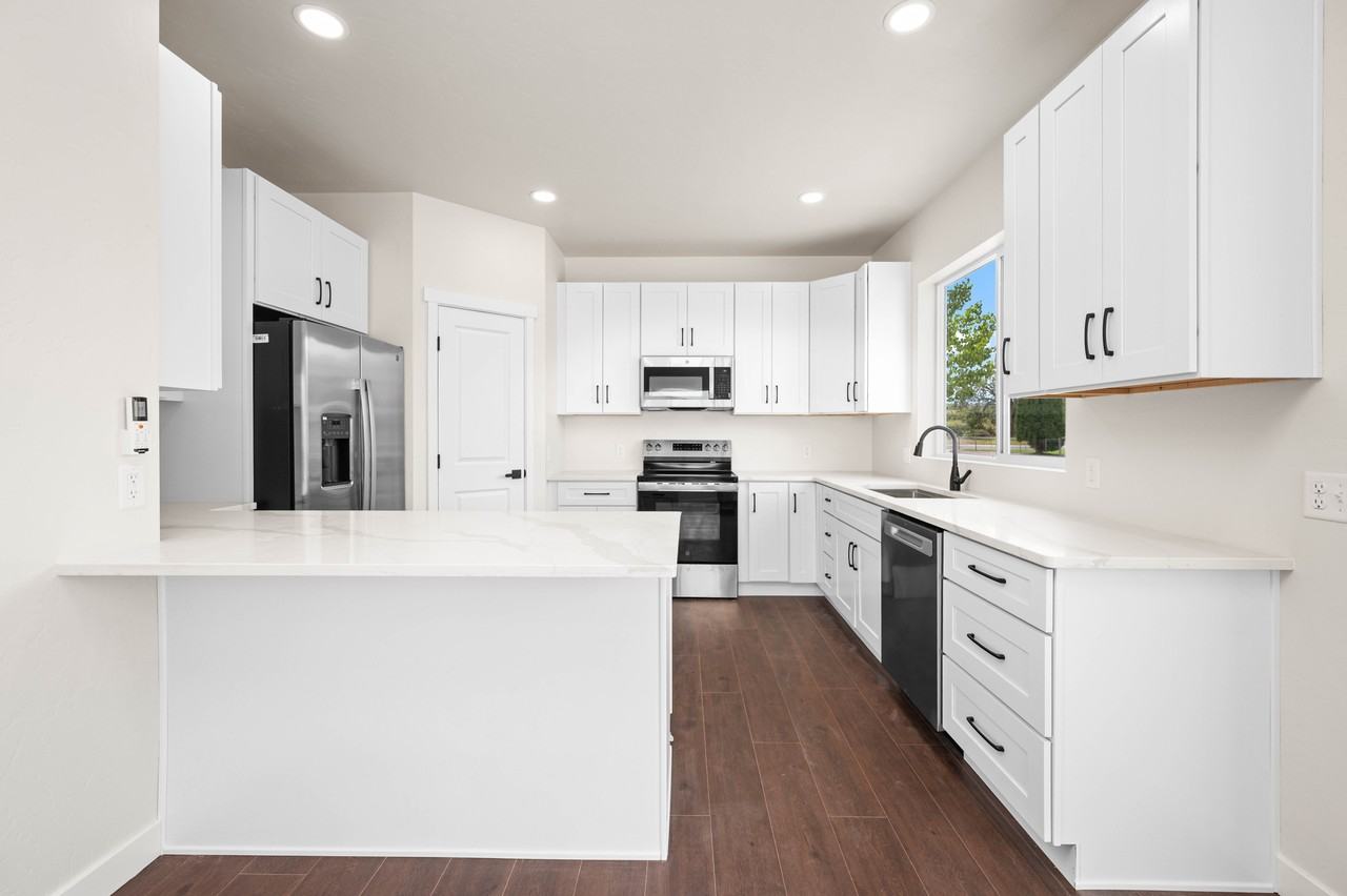 317 W Ouray Ave #B - Photo 6 of 13