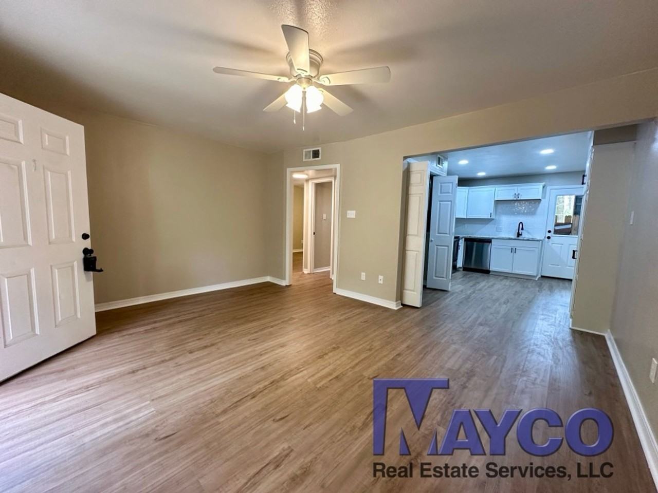 Grand Oaks Apartment Homes - Photo 3 of 17