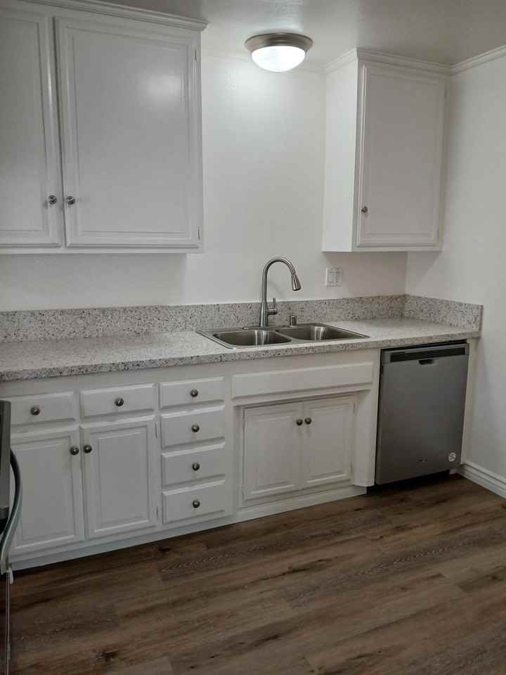 837 Amigos Way - Photo 2 of 32