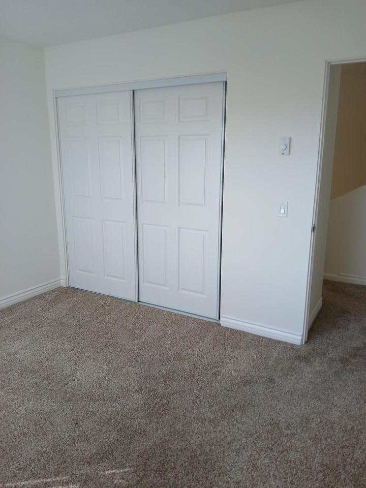 837 Amigos Way - Photo 3 of 32