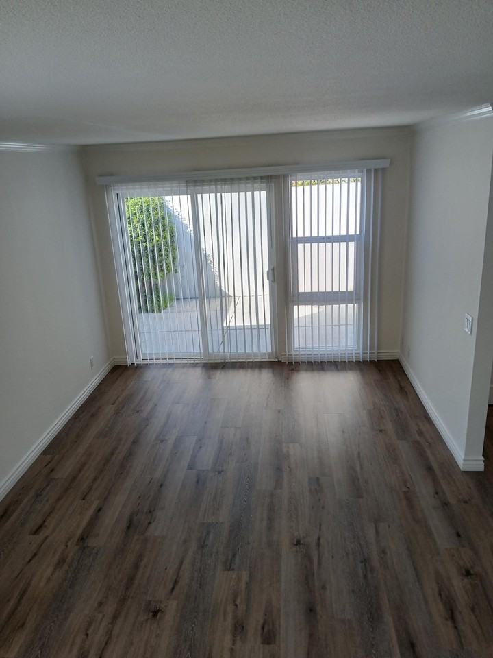 837 Amigos Way - Photo 4 of 32